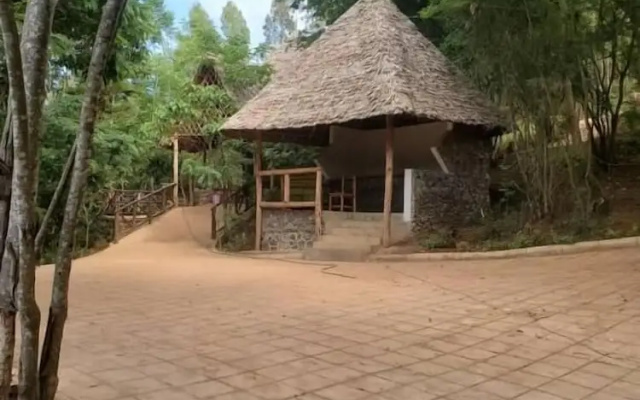 Ngorongoro economy Lodge