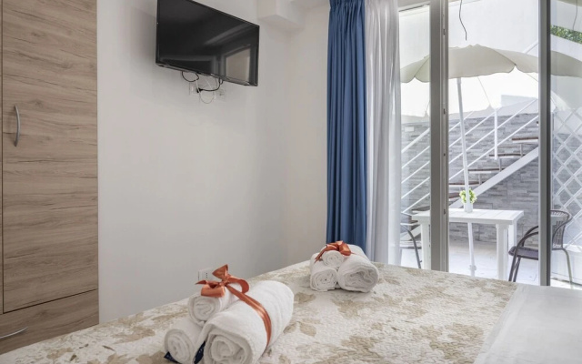 Onice Apartment On Sea Shore