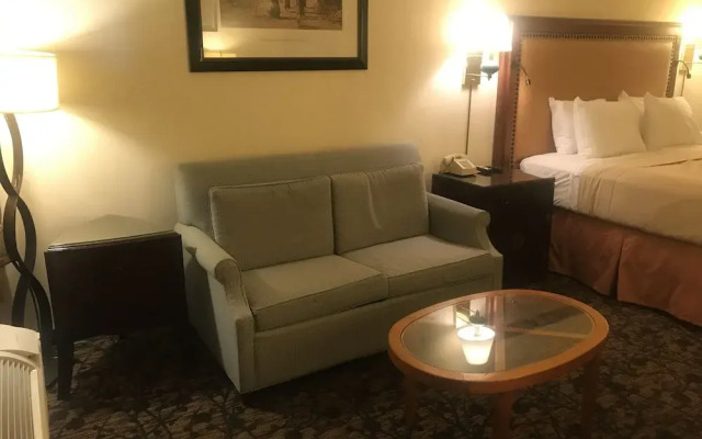 Travelers Inn & Suites