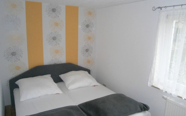 Charming Apartment in Wischuer with Private Terrace