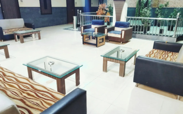 Damji Hotel