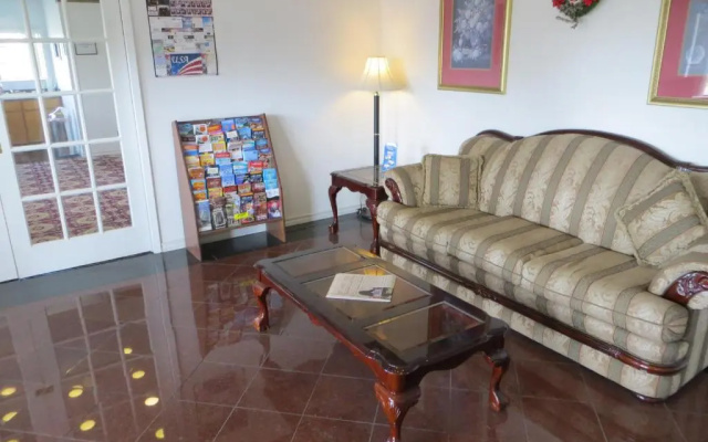 The Executive Inn & Suites