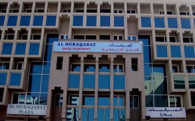 Al Muraqabat Plaza Hotel Apartments. вид на фасад