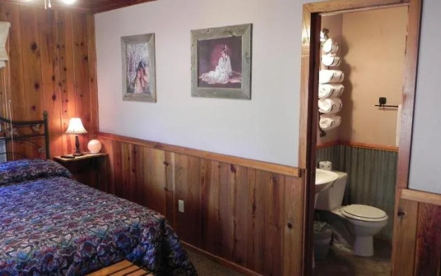 Mechem Dr Apache Village & Cabins by VTrips