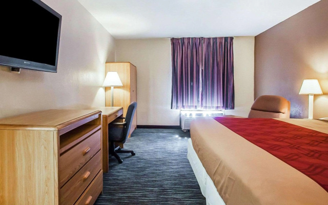 Econo Lodge Inn & Suites Jackson Northwest