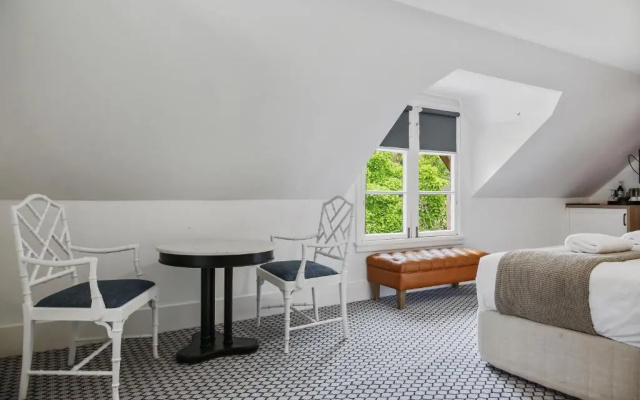 Seahorse Inn Hotel & Villas