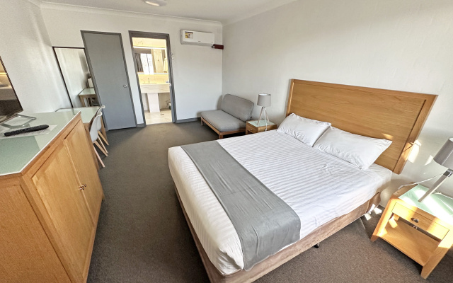 Spa Village Motel