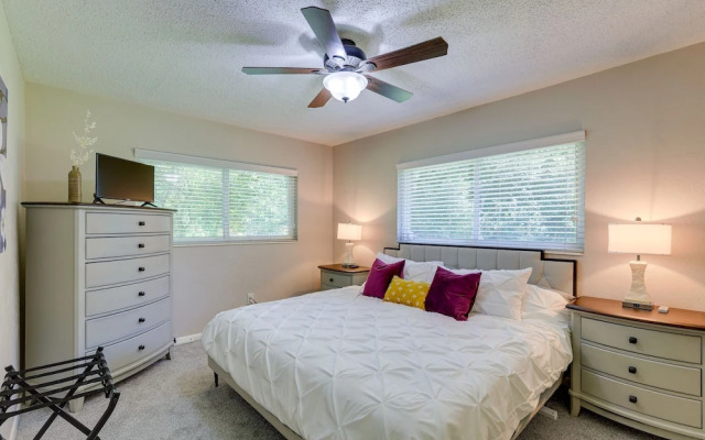 Gainesville Vacation Rental w/ Private Lanai!