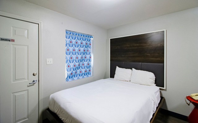 OYO Hotel Sulphur LA Hwy 90 West
