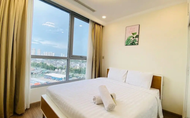 Landmark Apartment in Vinhomes Central Park