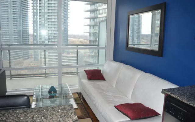 NEW Luxury Condo - Lake Shore View With Parking