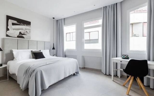 UPSTREET Luxury Apartments in Plaka