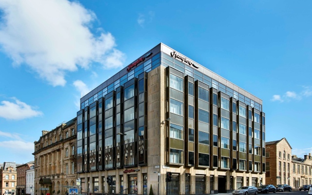 Отель Hampton by Hilton Glasgow Central вид на фасад