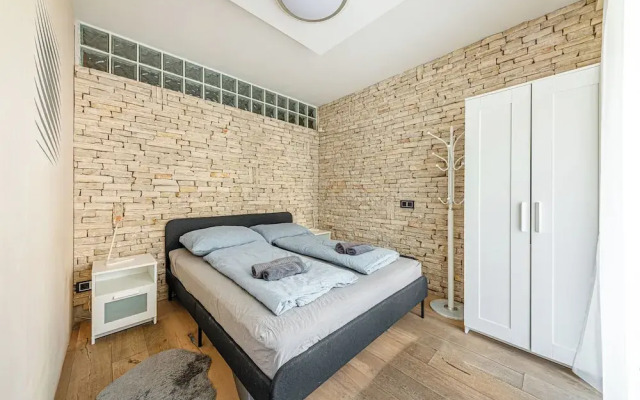 La Dolce Vita –Massage Shower Stay W/ Ac + Balcony