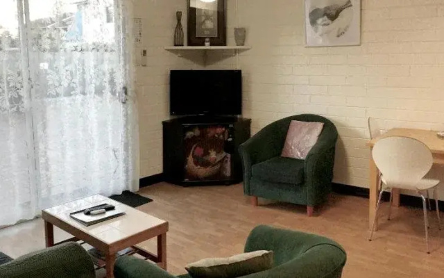 Kon Tiki Apartments
