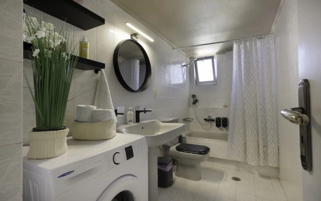 Renaissance City Apartment