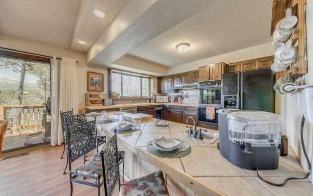 Ruidoso Retreat w/ Sierra Blanca Peak Views!