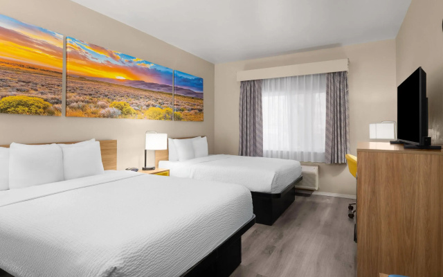 Days Inn & Suites by Wyndham Airport Albuquerque