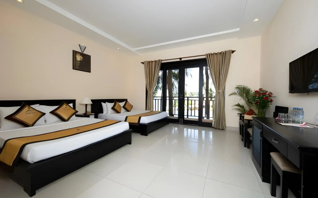 Hon Rom Central Beach Resort