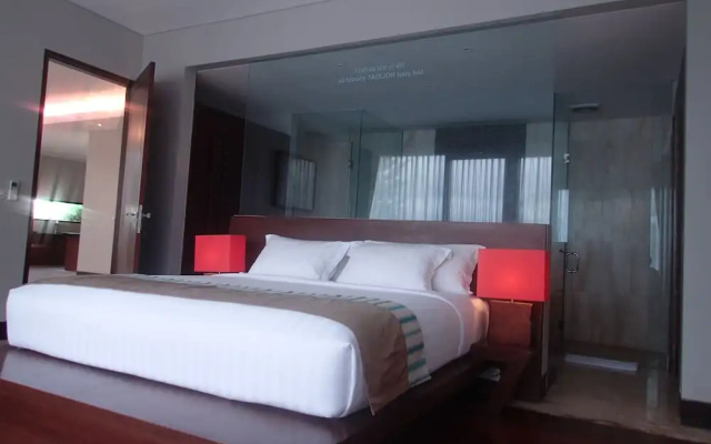 15 Bedrooms Sun Suite Villa Bali