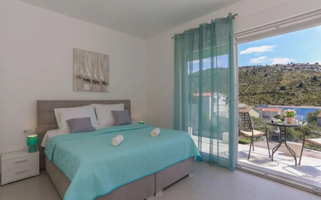 Luxurious Villa in Rogoznica With Pool