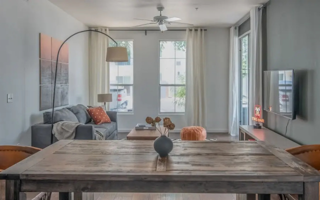 Stylish Phoenix Apartment by WanderJaunt