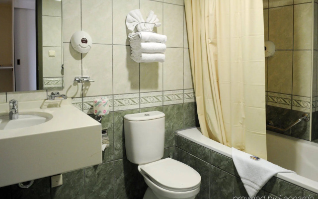 Howard Johnson Curaçao Plaza Hotel & Casino