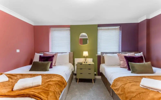 Harland Haven Spacious 4BR House in Ipswich