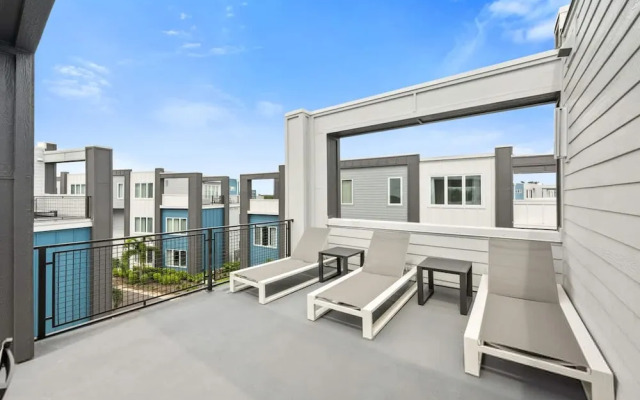 Massive 4 000 Sqft Luxury Duplex