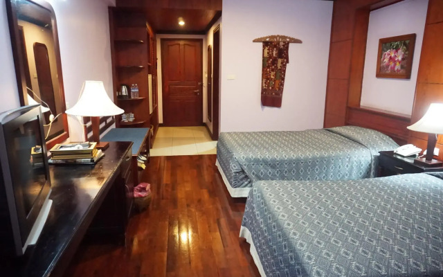 Vansana Riverside Hotel
