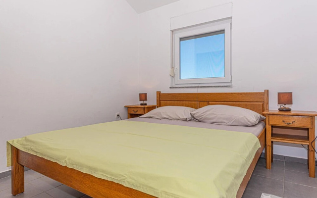 Beautiful Apartment in Kanica With Wifi and 2 Bedrooms