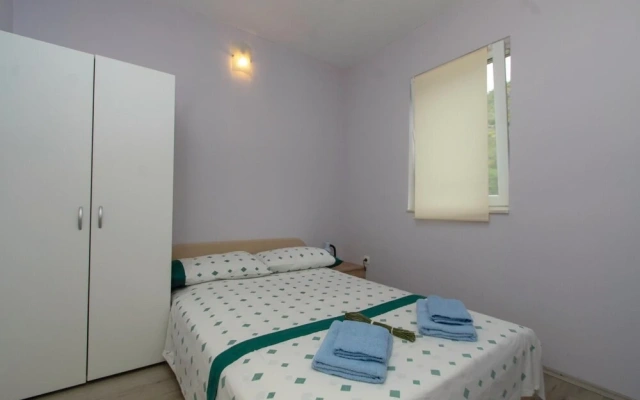 Beautiful Home in Trstenik With Wifi and 2 Bedrooms