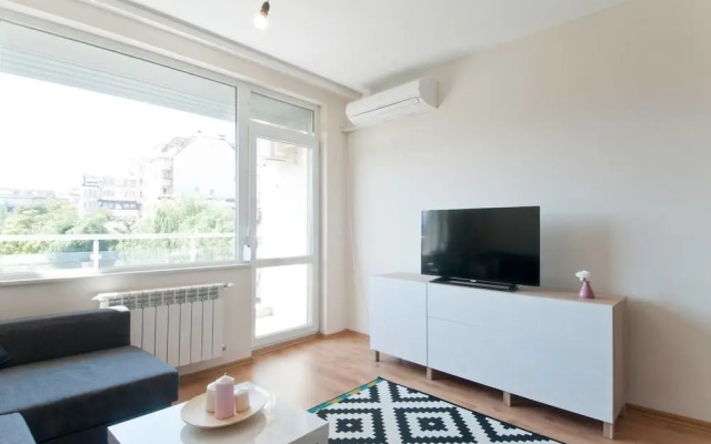 Fm Premium 1-Bdr Apartment - Banishora District