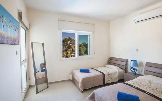 Villa Shaye AQ Me16