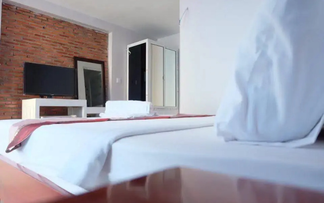 Platinum Hotel