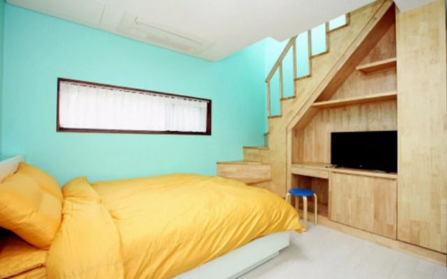 Yangyang Yachtrang Club House Pension