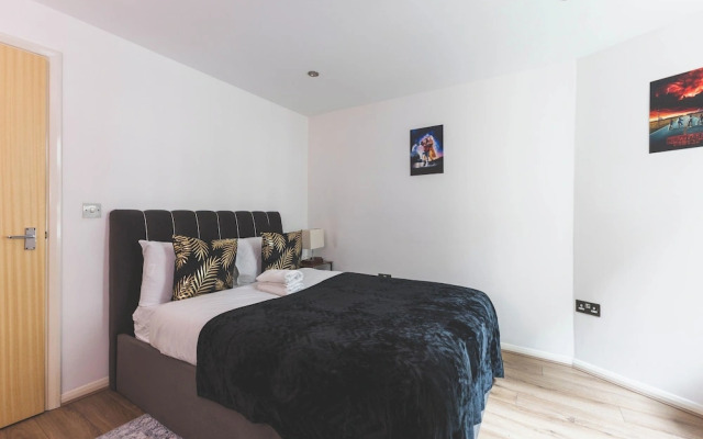 Deluxe Two-Bedroom Vauxhall Apartment
