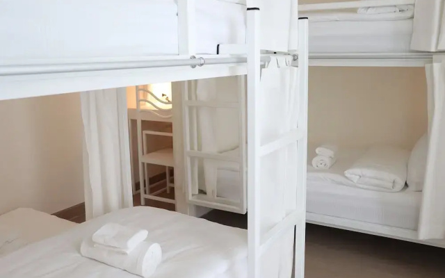 ResT Bangkok Poshtel