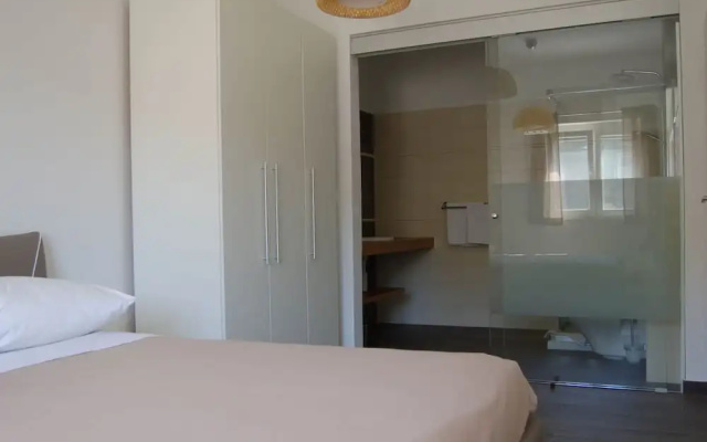 Comfortable Apartment With Roof Terrace and Sea View