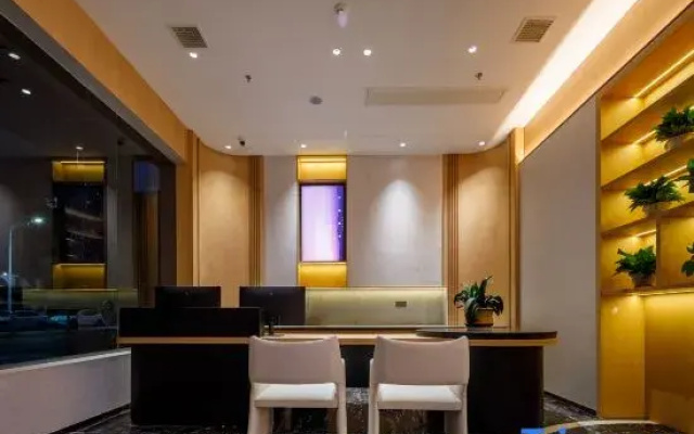 Yunduo Bao Hotel (Yugan Desheng Street Store)