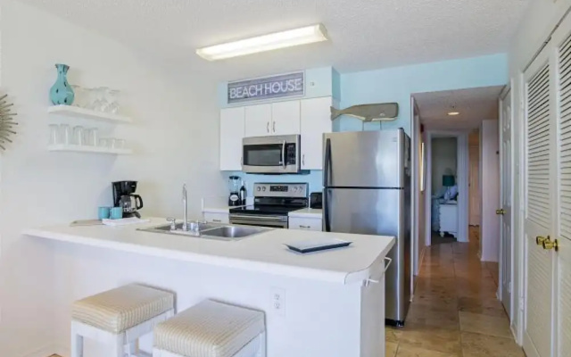 Royal Palms 604