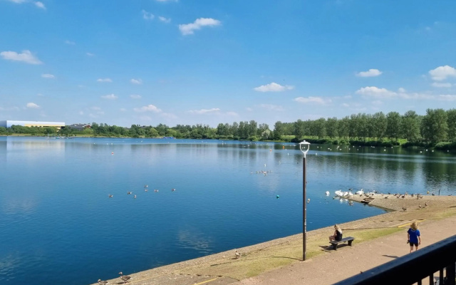 OYO Lakeside Willen Lake Milton Keynes