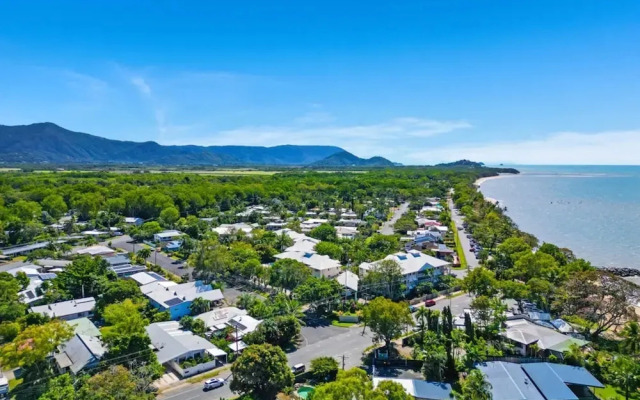 Bright and Spacious Triplex Near Holloways Beach