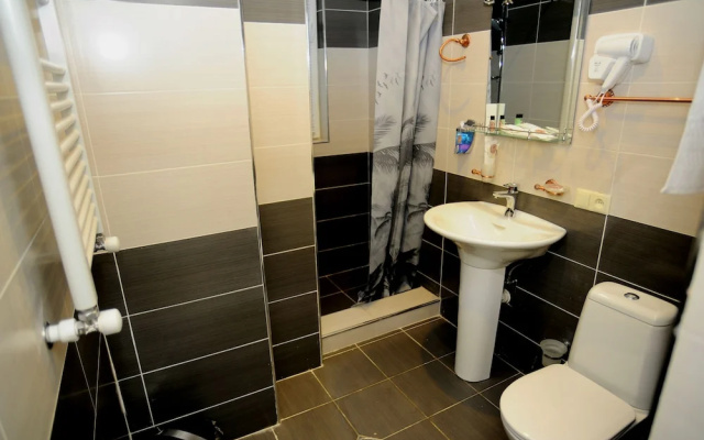 Bathroom · Tbilisi — photo 12