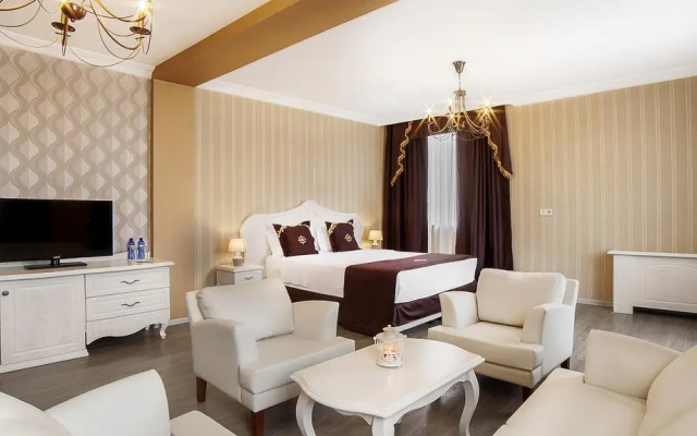 The Admiral Hotel