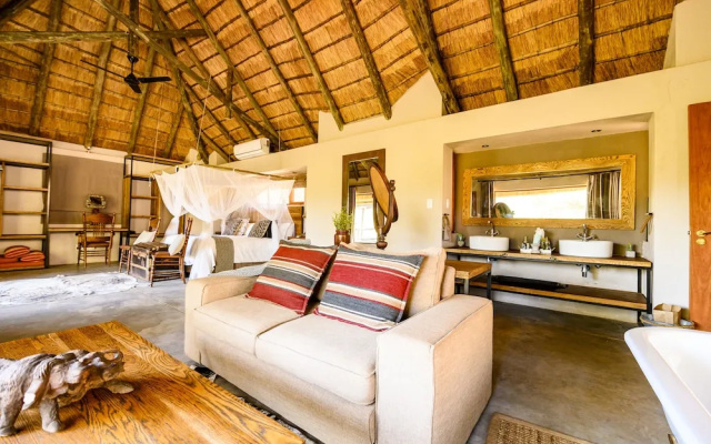Toro River Lodges Big 5 Safari