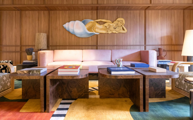 Hotel Ventura Saint-Tropez, Tapestry Collection By Hilton