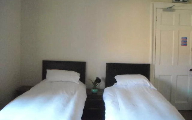 The Albert Hotel