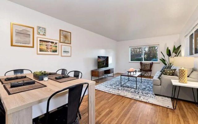 Luxury Urban Oasis Near Old Town – Pet Friendly