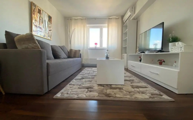 Luxury Apartament Intim Area